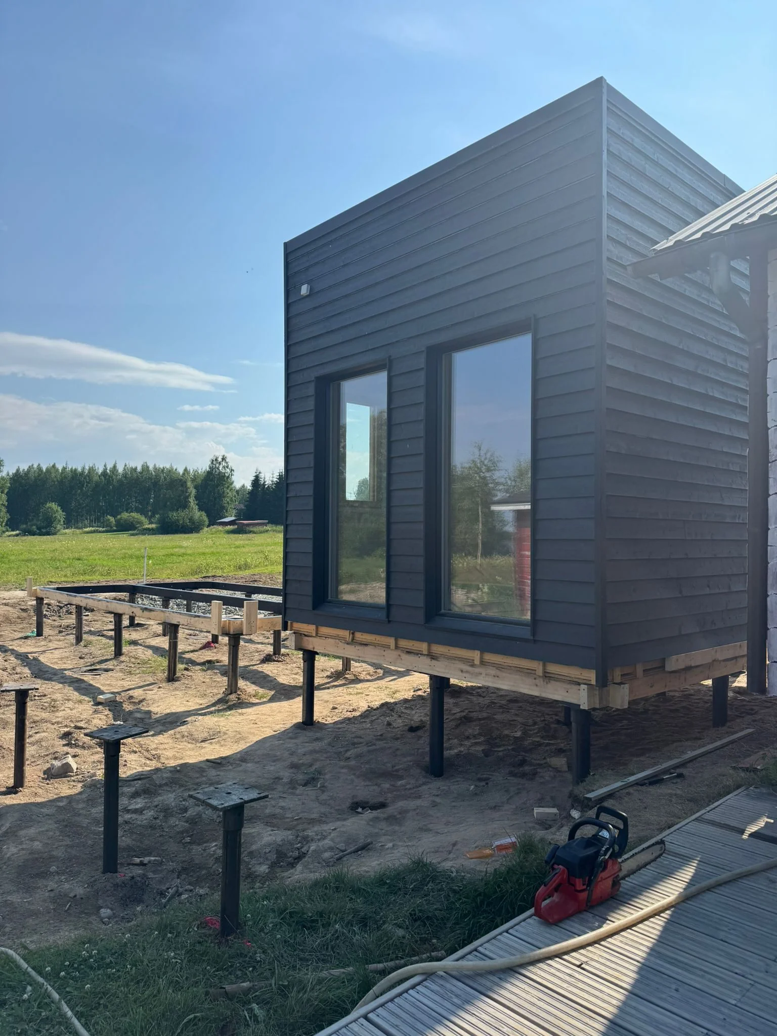 Cabin piling in winter conditions