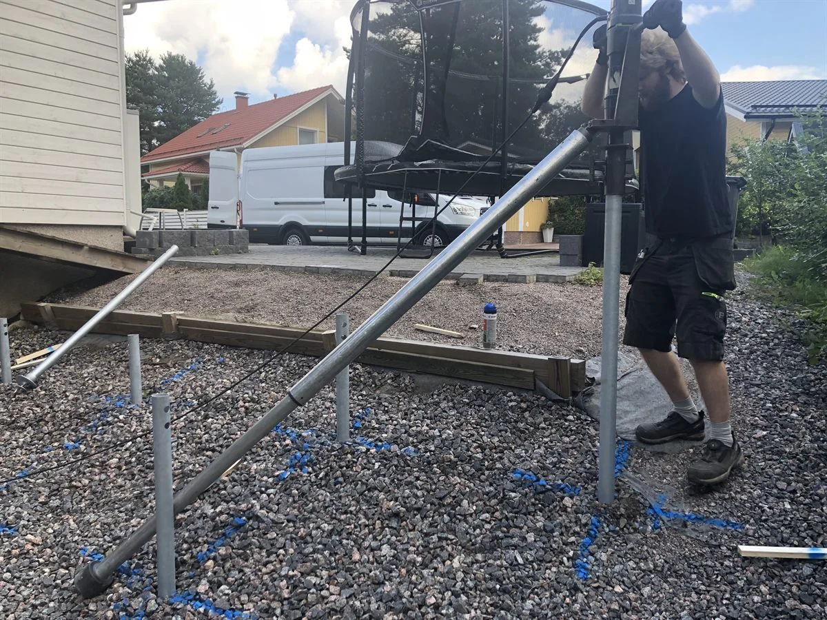 Installazione di un palo HELIX con avvitatore elettrico
